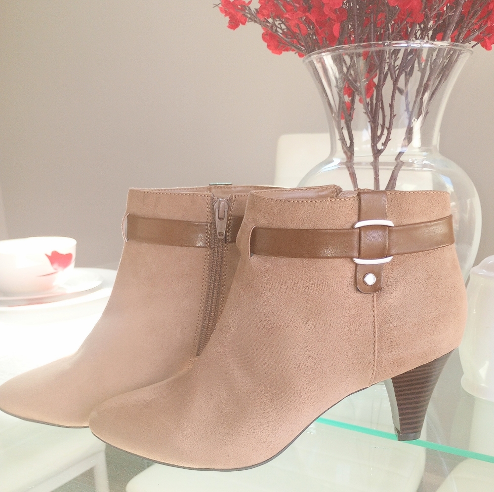 (New) Suede Ankle Boots